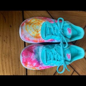 Girls Nike tennis shoes